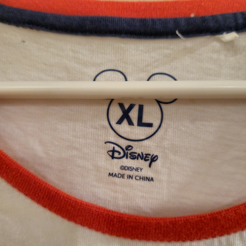 Disney micky mouse tshirt size xl in like new condition - Picture 3 of 6